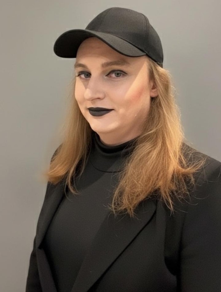 Portrait of Roosa